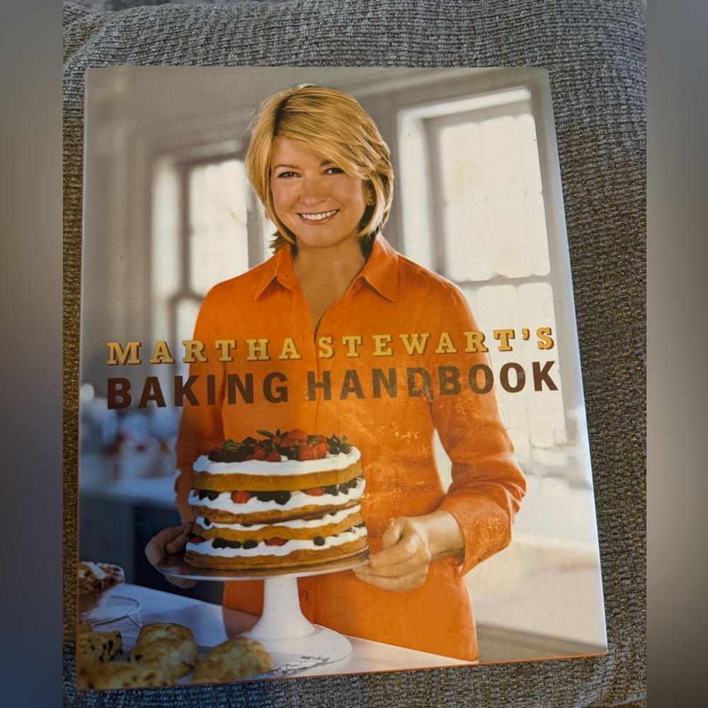 ❤️ CLOSET CLEAR OUT!! 🎉 Martha Stewart's Baking Handbook